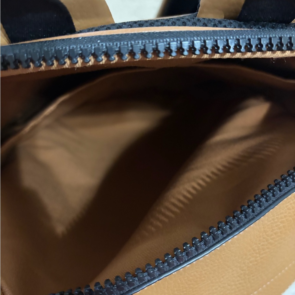 Coach West Backpack with Shearling motif - Picture 7 of 11